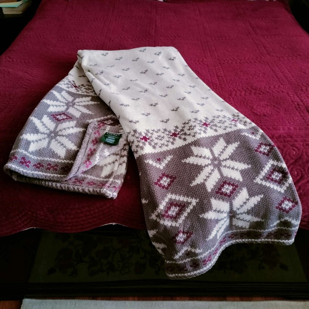 Lauren Ralph Lauren blanket 68 "x58 " Nordic style snowflake